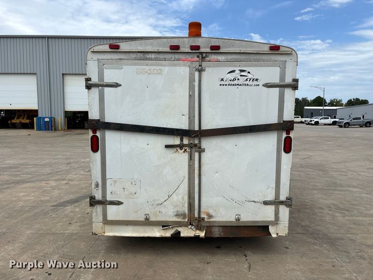 image for item EO4483 2009 Roadmaster enclosed cargo trailer