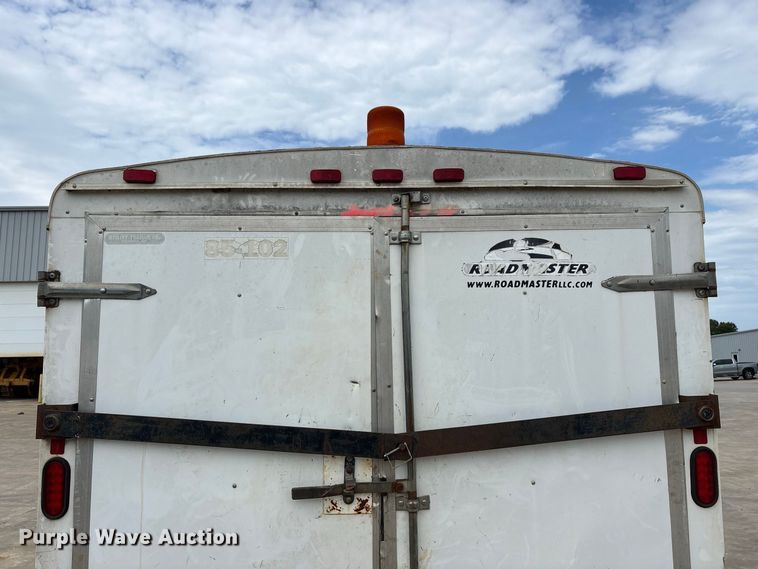 image for item EO4483 2009 Roadmaster enclosed cargo trailer