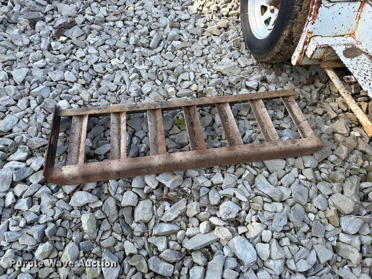 image for item EO8733 2004 Big Tex 10CH-18 utility trailer