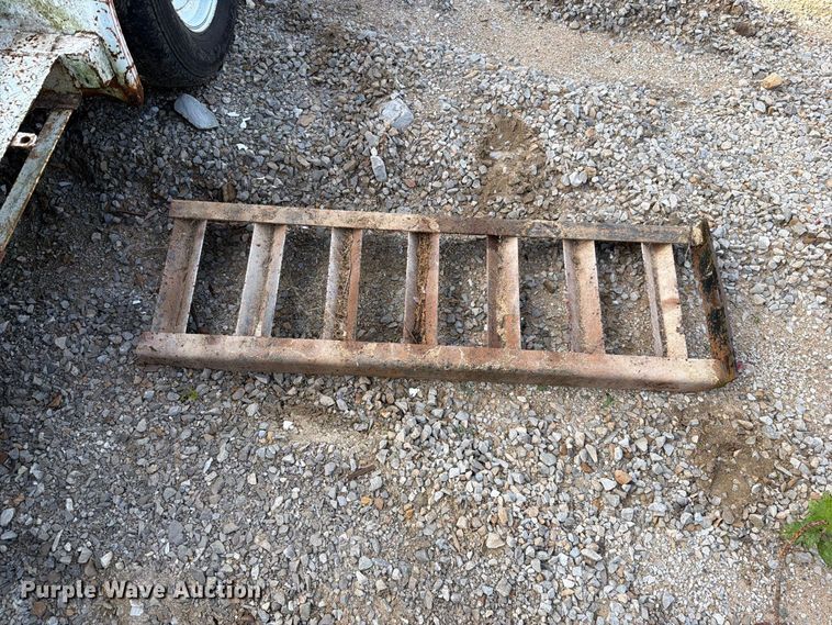 image for item EO8733 2004 Big Tex 10CH-18 utility trailer