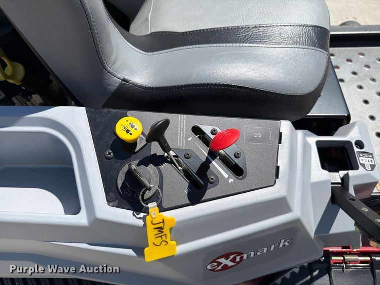 image for item EP7509 eXmark Quest E-Series ZTR lawn mower
