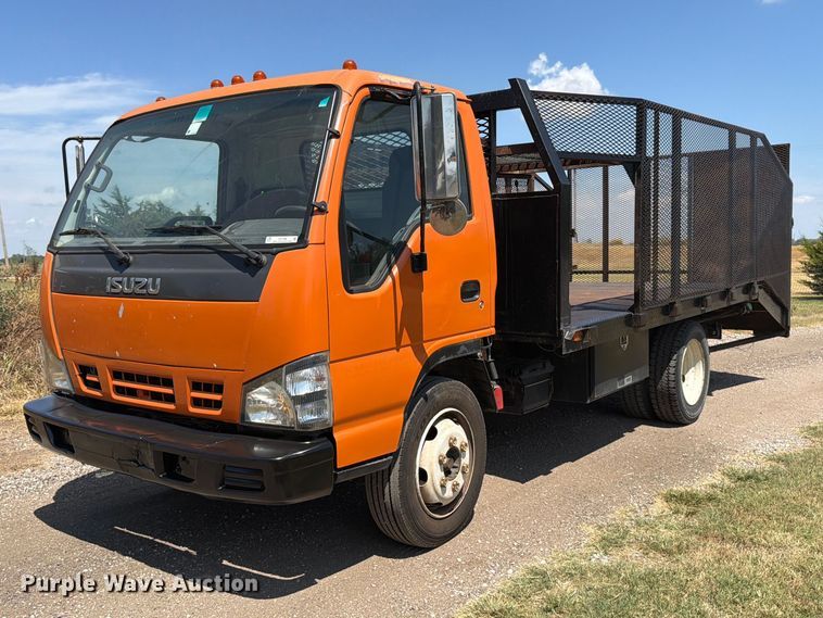 image for item EP7538 2007 Isuzu NQR flatbed truck