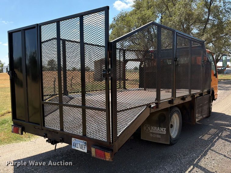 image for item EP7538 2007 Isuzu NQR flatbed truck