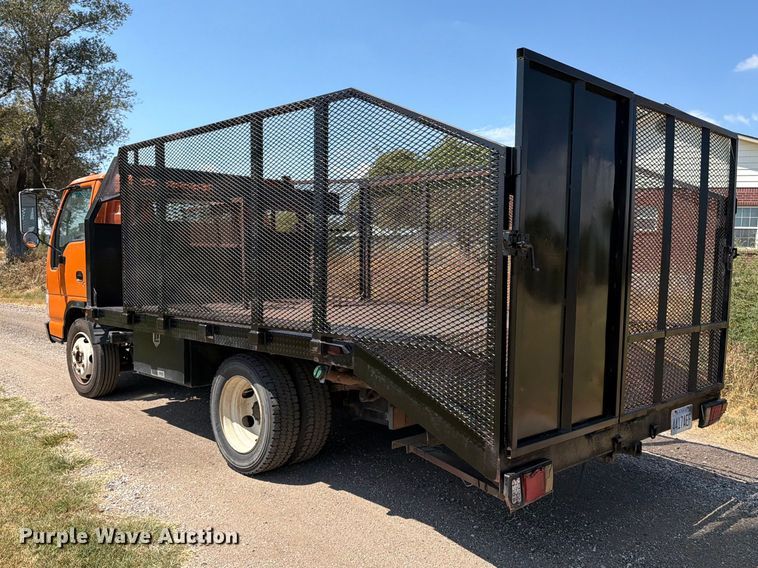 image for item EP7538 2007 Isuzu NQR flatbed truck