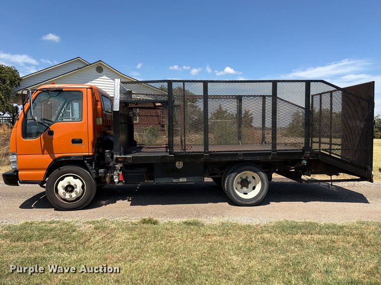 image for item EP7538 2007 Isuzu NQR flatbed truck