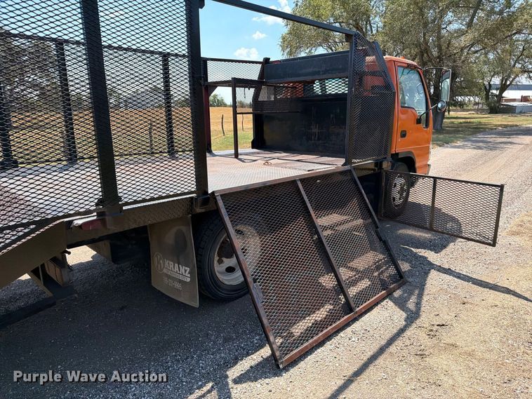 image for item EP7538 2007 Isuzu NQR flatbed truck