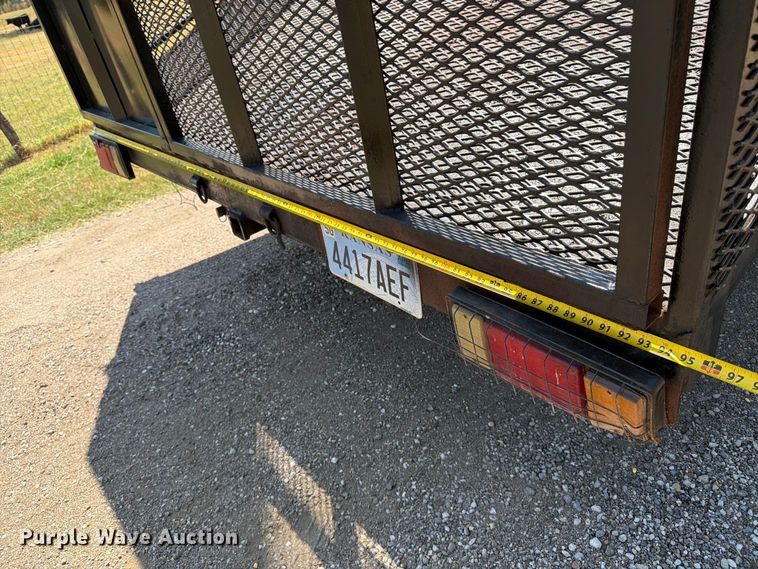 image for item EP7538 2007 Isuzu NQR flatbed truck