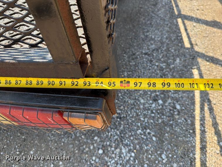 image for item EP7538 2007 Isuzu NQR flatbed truck