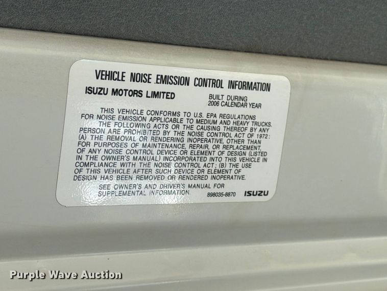 image for item EP7538 2007 Isuzu NQR flatbed truck