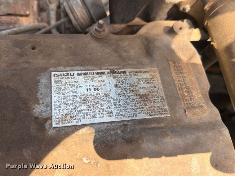 image for item EP7538 2007 Isuzu NQR flatbed truck