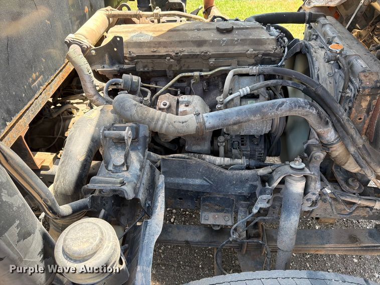 image for item EP7538 2007 Isuzu NQR flatbed truck
