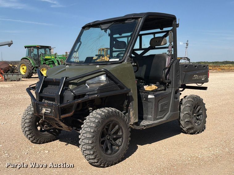 2014 Polaris Ranger 900 XP utility vehicle