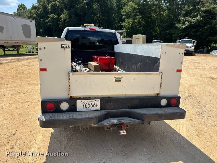 image for item ER3235 2017 Ford F250 Super Duty Crew Cab utility bed pickup truck