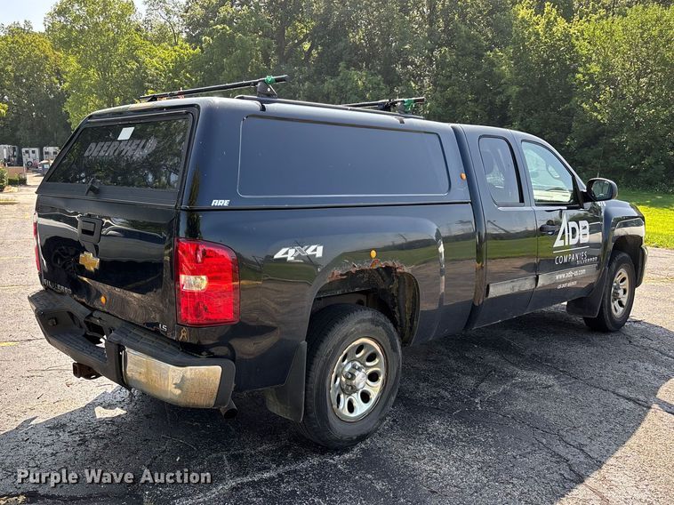 image for item ER3259 2013 Chevrolet Silverado 1500 Ext. Cab pickup truck