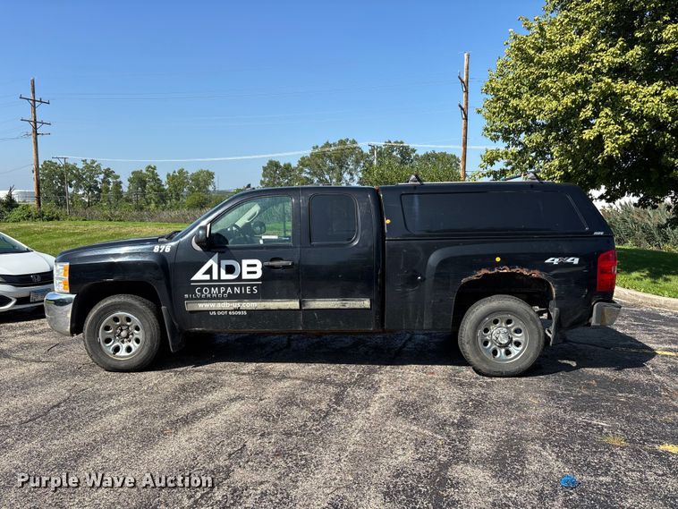 image for item ER3259 2013 Chevrolet Silverado 1500 Ext. Cab pickup truck