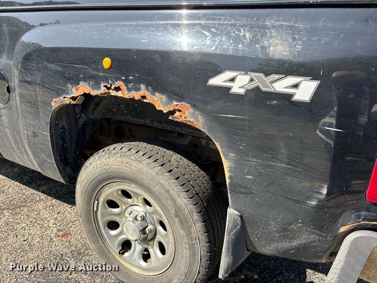 image for item ER3259 2013 Chevrolet Silverado 1500 Ext. Cab pickup truck