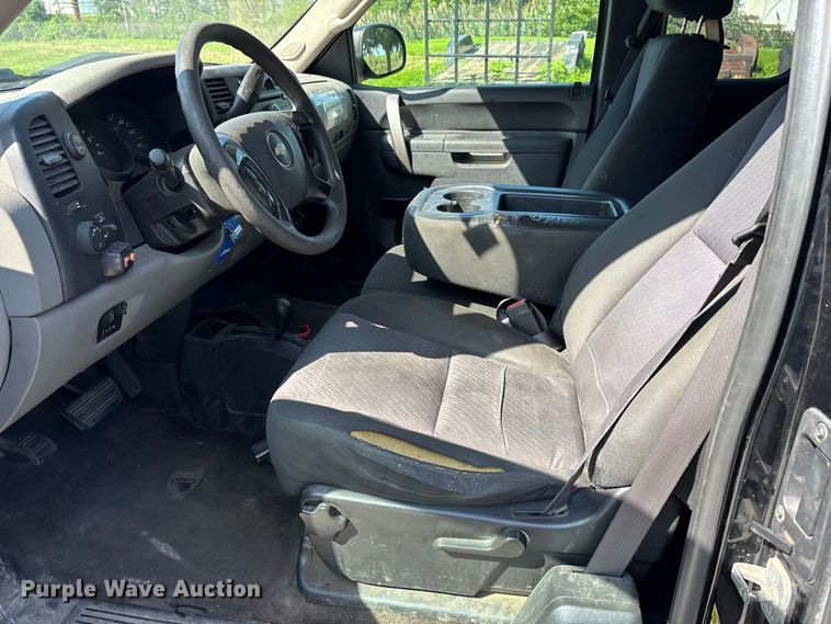 image for item ER3259 2013 Chevrolet Silverado 1500 Ext. Cab pickup truck