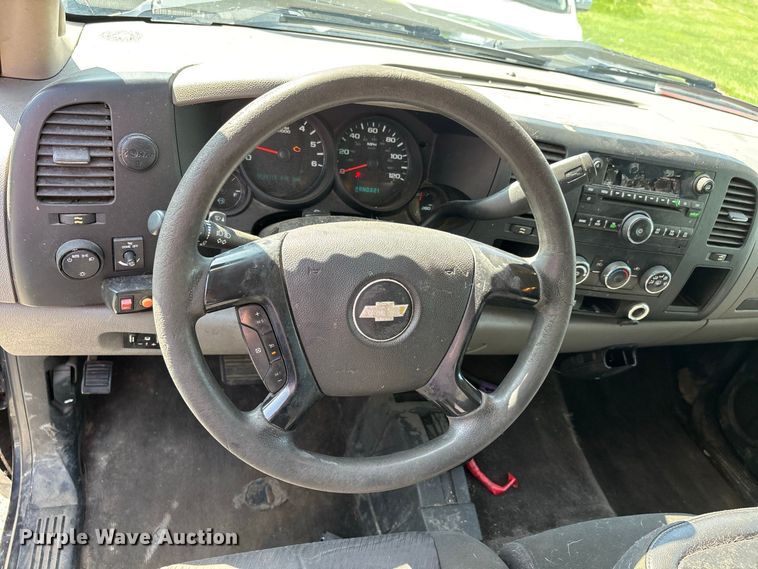 image for item ER3259 2013 Chevrolet Silverado 1500 Ext. Cab pickup truck