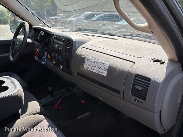image for item ER3259 2013 Chevrolet Silverado 1500 Ext. Cab pickup truck