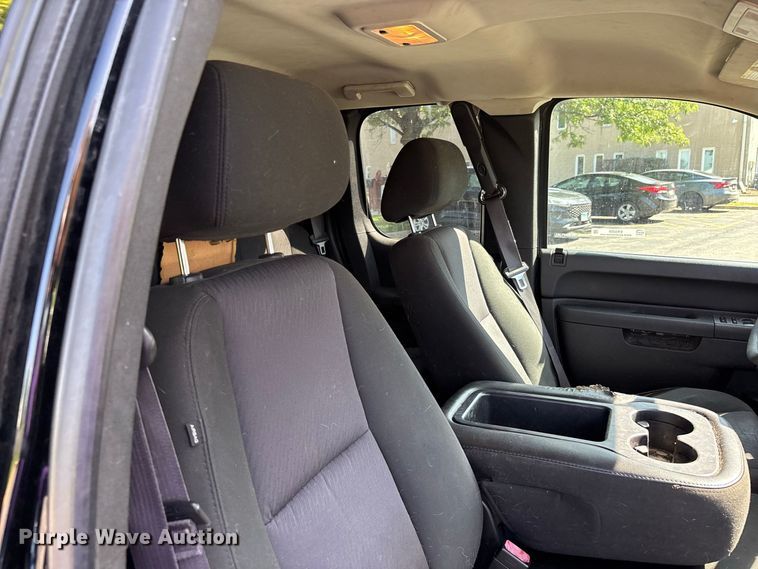 image for item ER3259 2013 Chevrolet Silverado 1500 Ext. Cab pickup truck