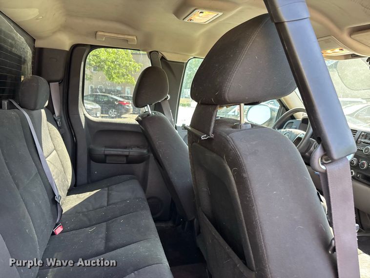 image for item ER3259 2013 Chevrolet Silverado 1500 Ext. Cab pickup truck