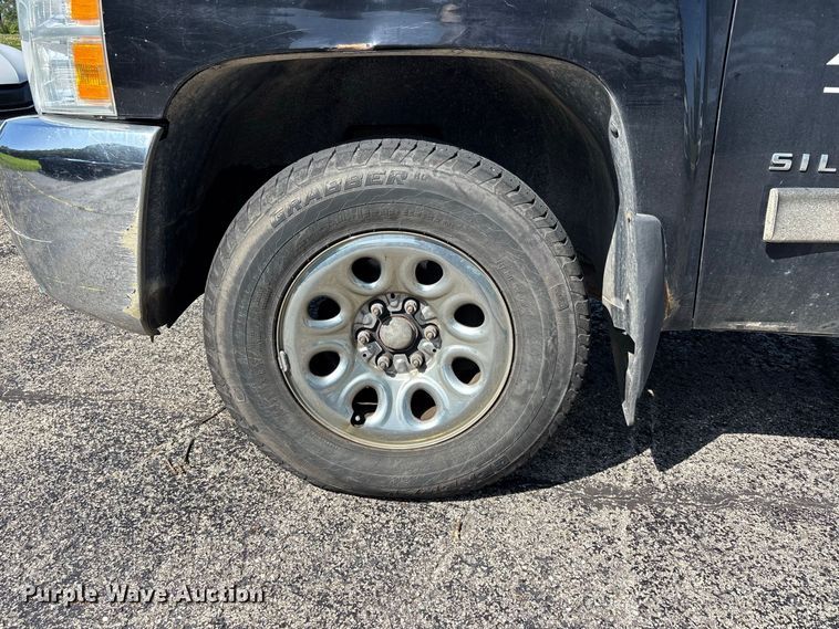 image for item ER3259 2013 Chevrolet Silverado 1500 Ext. Cab pickup truck