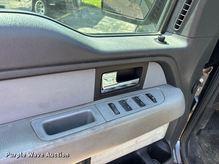 image for item ER3260 2013 Ford F150 Ext. Cab pickup truck