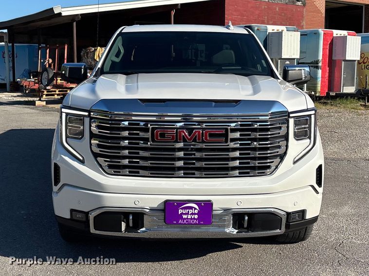 image for item ER3272 2024 GMC Sierra 1500 Crew Cab pickup truck