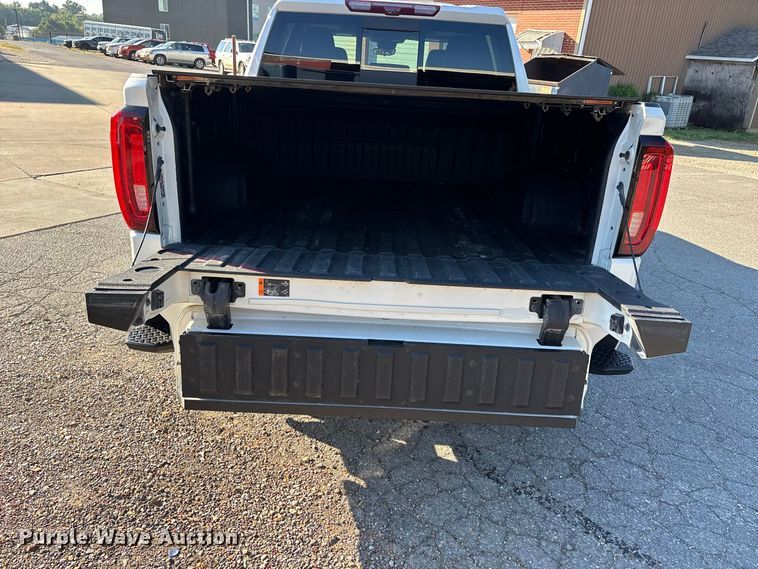 image for item ER3272 2024 GMC Sierra 1500 Crew Cab pickup truck