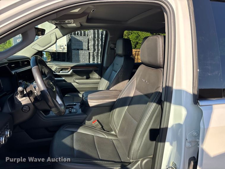 image for item ER3272 2024 GMC Sierra 1500 Crew Cab pickup truck