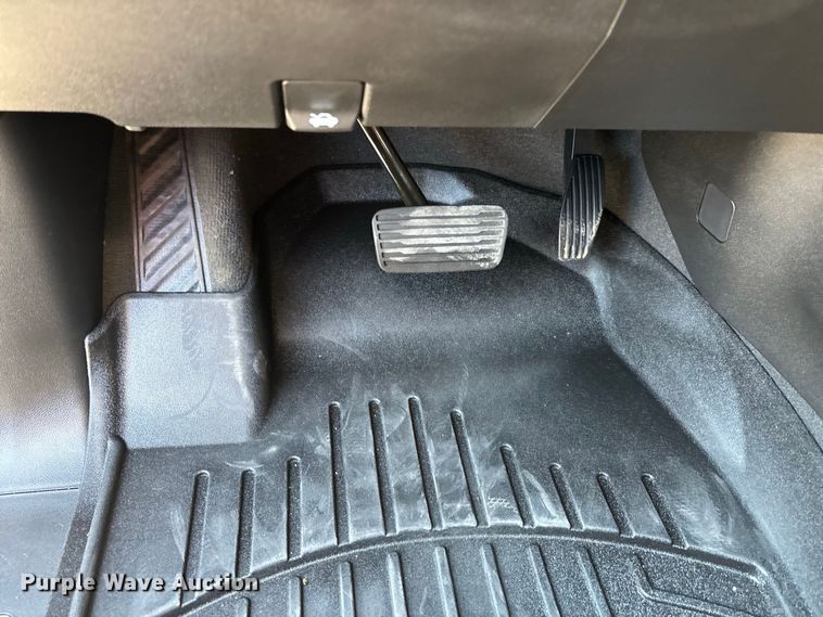 image for item ER3272 2024 GMC Sierra 1500 Crew Cab pickup truck