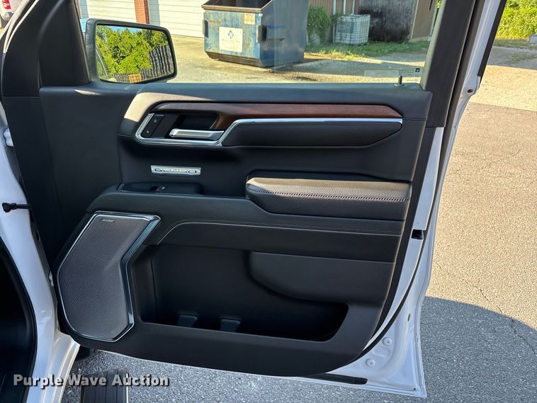 image for item ER3272 2024 GMC Sierra 1500 Crew Cab pickup truck