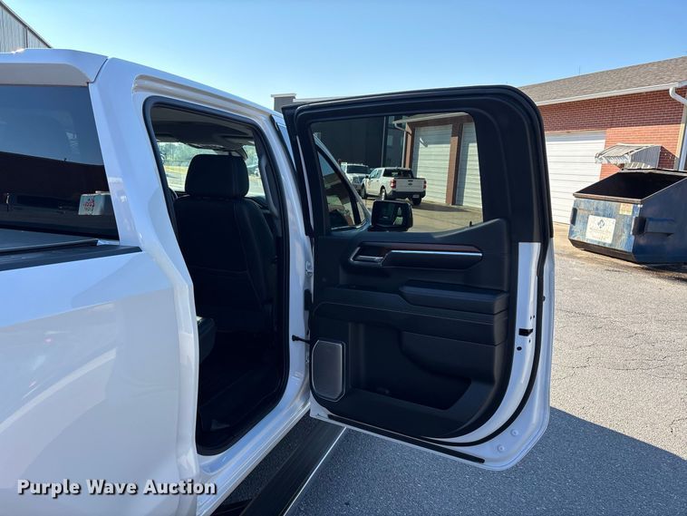 image for item ER3272 2024 GMC Sierra 1500 Crew Cab pickup truck