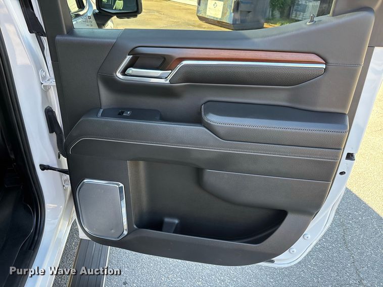 image for item ER3272 2024 GMC Sierra 1500 Crew Cab pickup truck