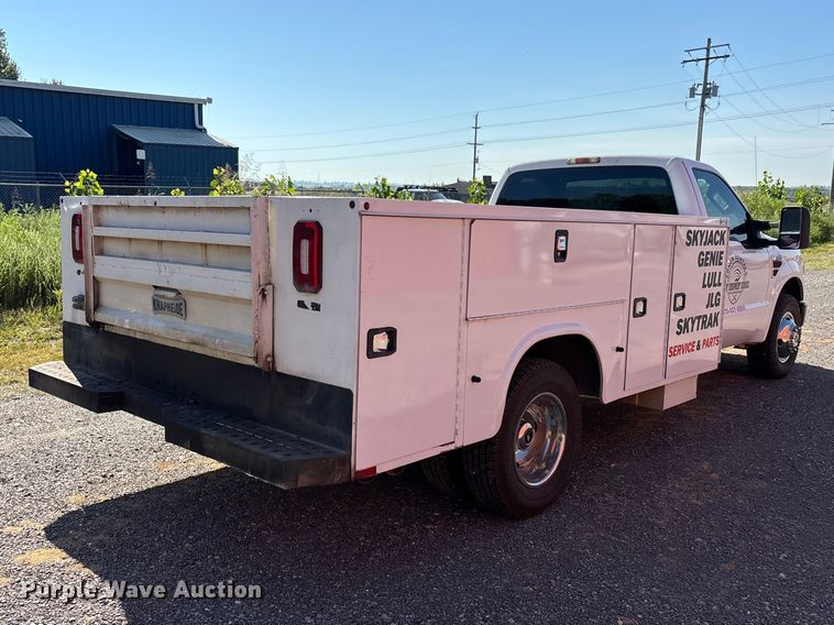 image for item ER3273 2010 Ford F350 Super Duty XL utility bed pickup truck