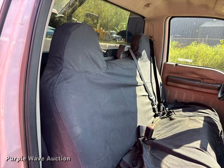 image for item ER3273 2010 Ford F350 Super Duty XL utility bed pickup truck