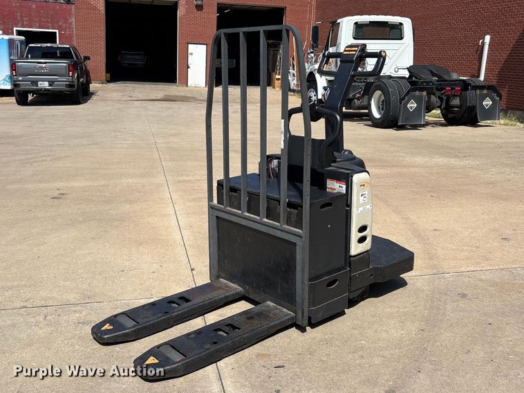 image for item ER3274 Crown PE4500-60 pallet jack