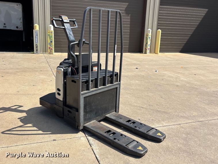 image for item ER3274 Crown PE4500-60 pallet jack