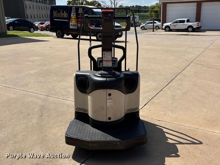 image for item ER3274 Crown PE4500-60 pallet jack