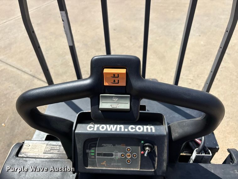 image for item ER3274 Crown PE4500-60 pallet jack