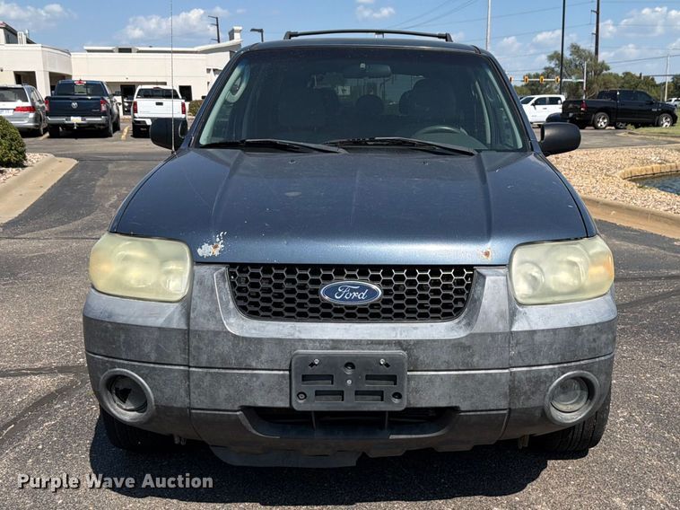 image for item ES6532 2005 Ford Escape SUV