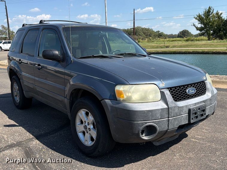 image for item ES6532 2005 Ford Escape SUV