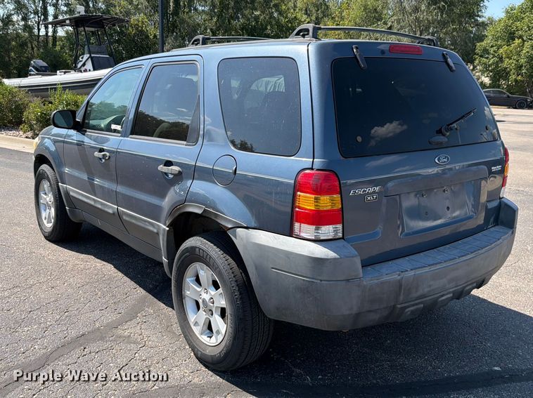 image for item ES6532 2005 Ford Escape SUV