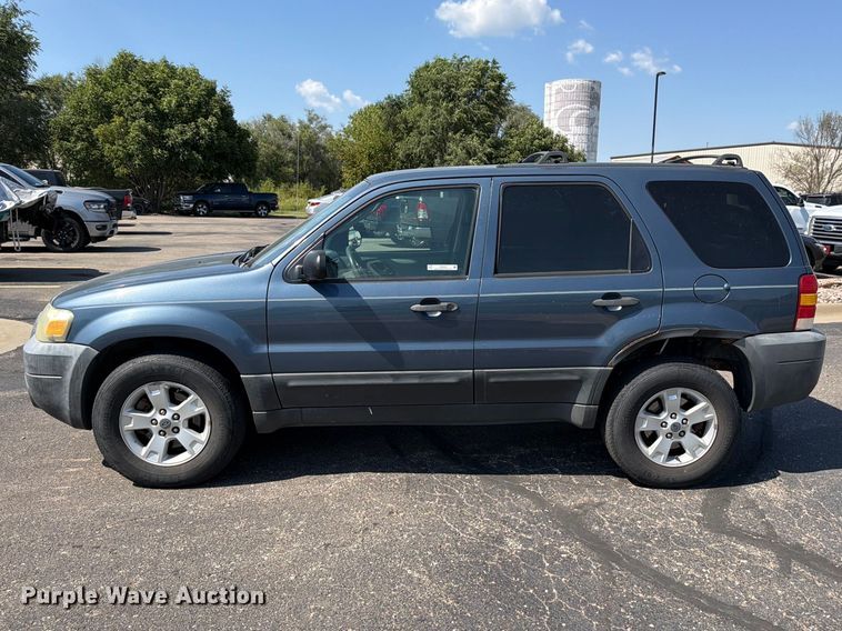 image for item ES6532 2005 Ford Escape SUV
