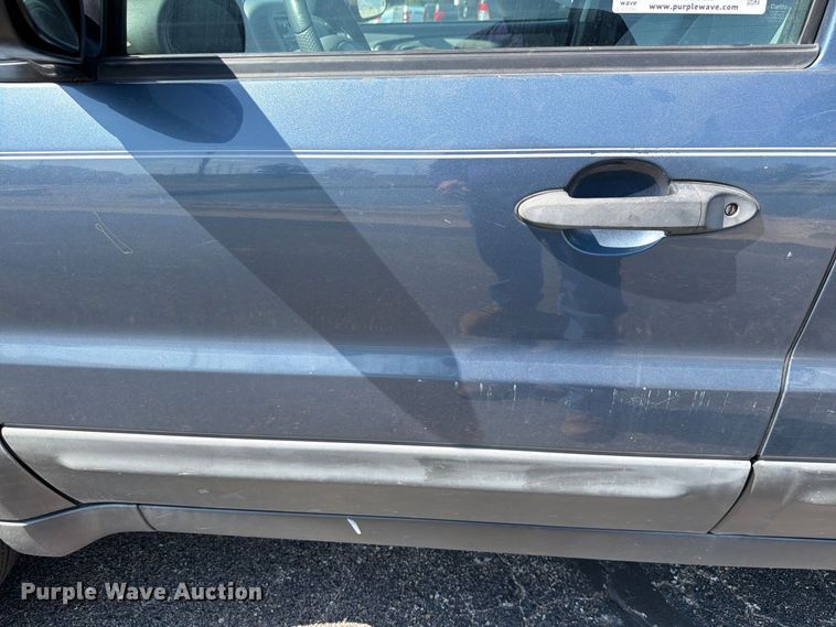 image for item ES6532 2005 Ford Escape SUV
