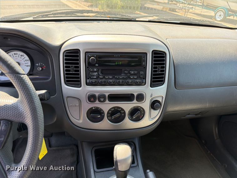 image for item ES6532 2005 Ford Escape SUV
