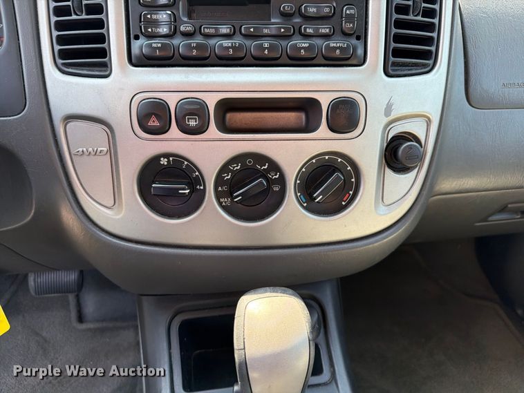 image for item ES6532 2005 Ford Escape SUV