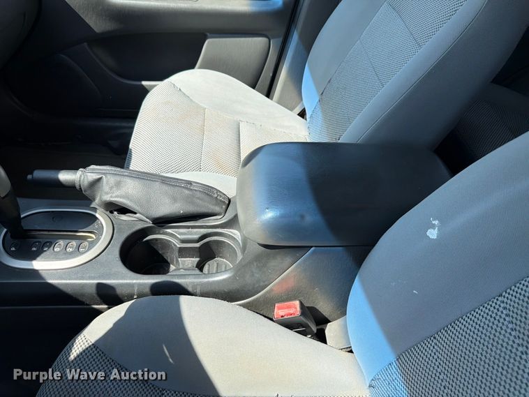 image for item ES6532 2005 Ford Escape SUV