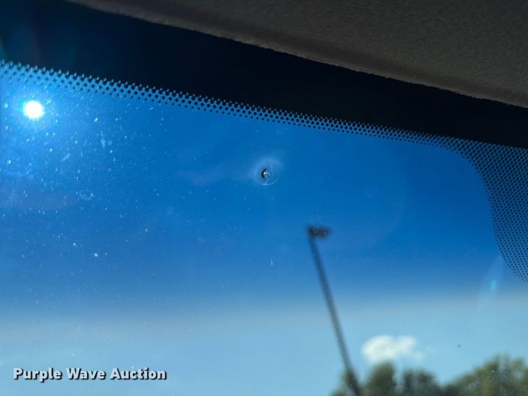image for item ES6532 2005 Ford Escape SUV