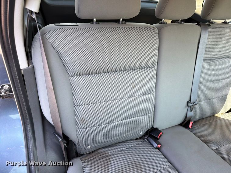 image for item ES6532 2005 Ford Escape SUV
